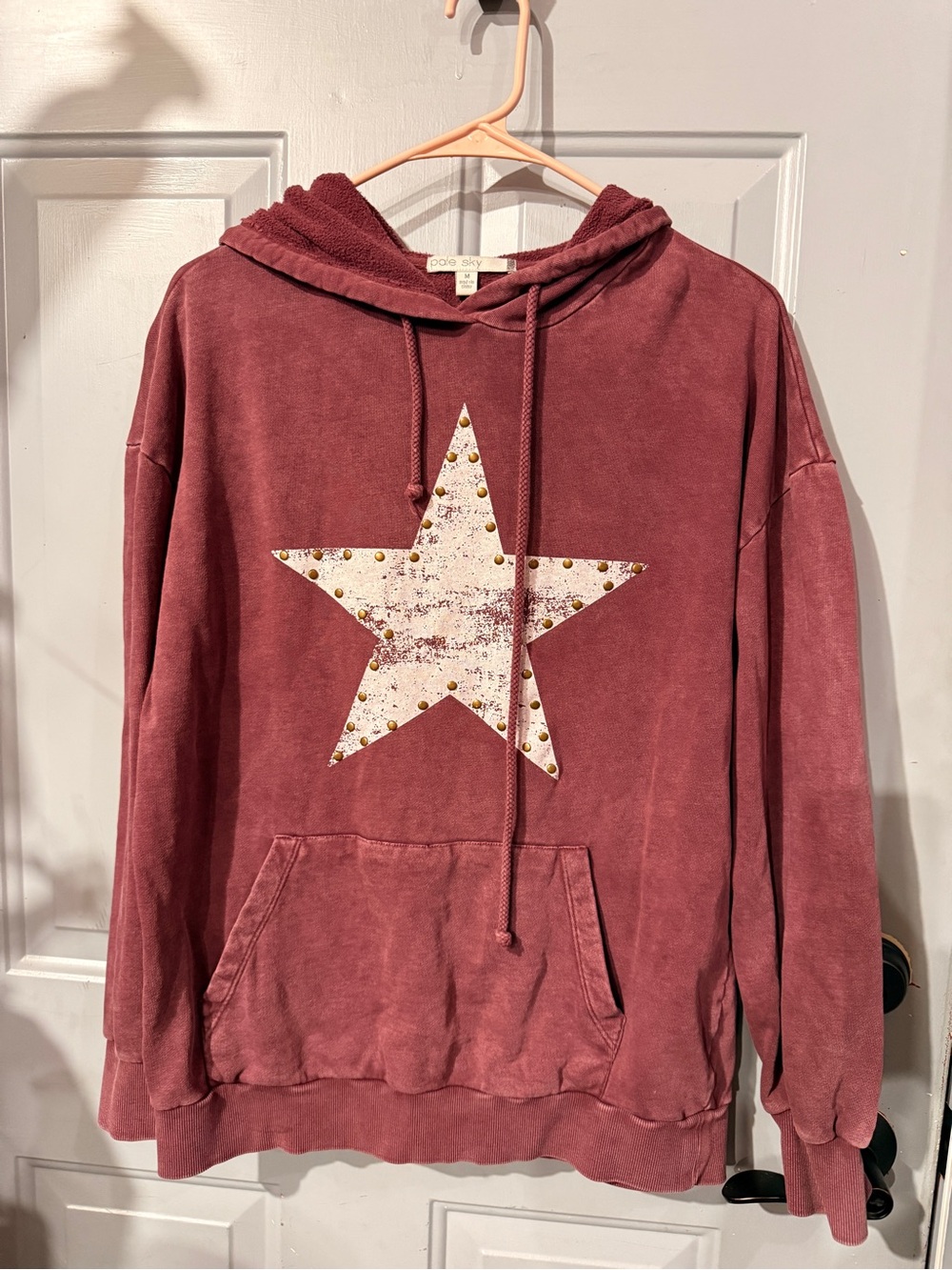Pre-Owned , Maroon Star Hoodie - Distressed White Star Accent